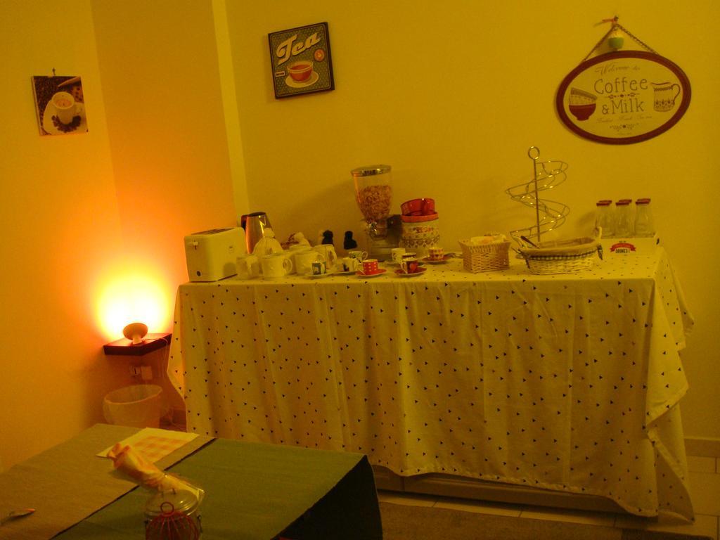 A Canzuncella Naples Extérieur photo