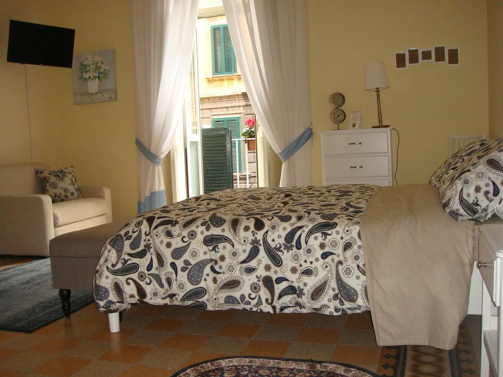 A Canzuncella Naples Extérieur photo
